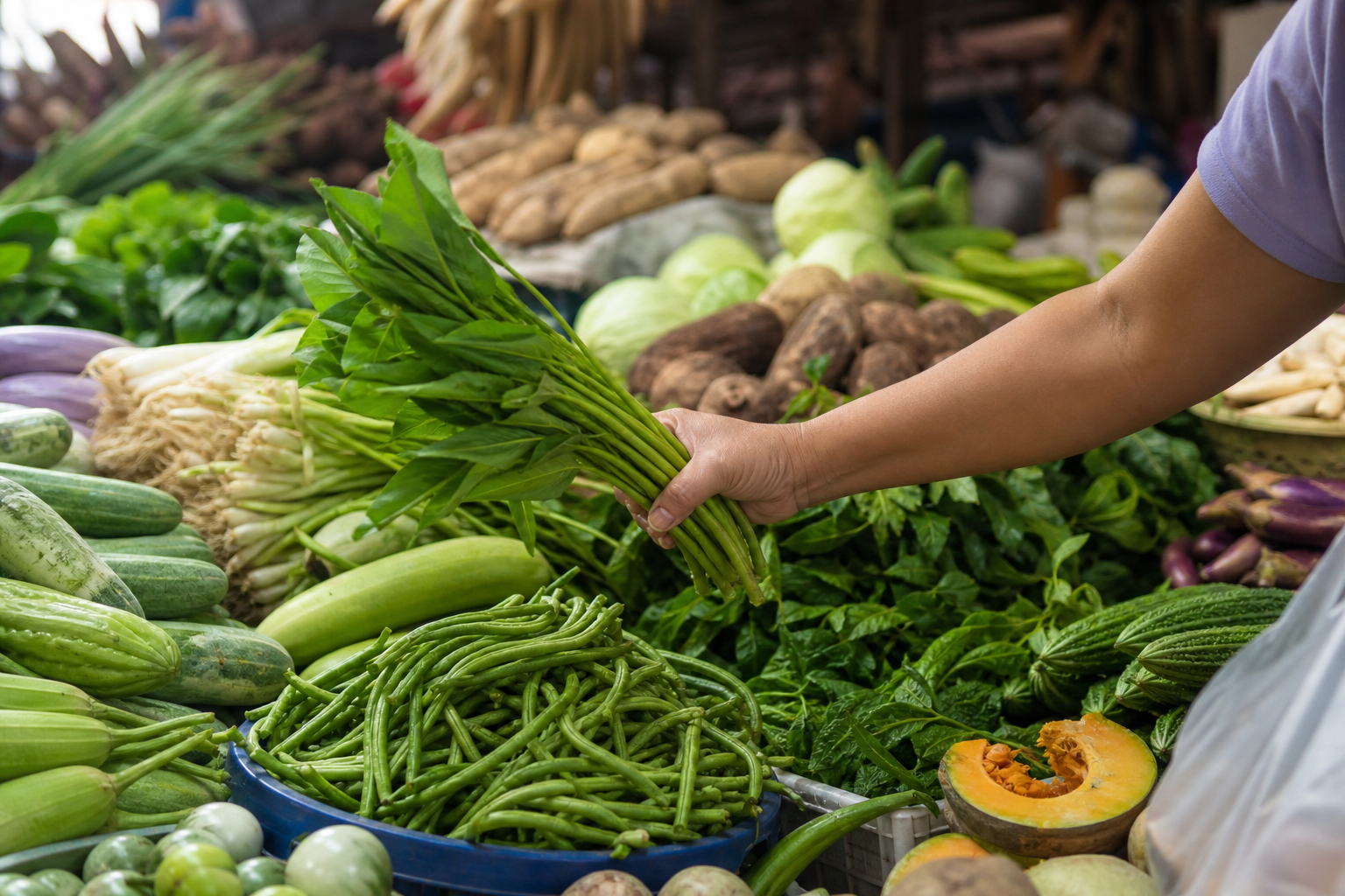 Ang pagbili sa lokal na palengke ay nagsisiguro ng sariwa at abot-kayang sangkap para sa inyong plant-based meals.
